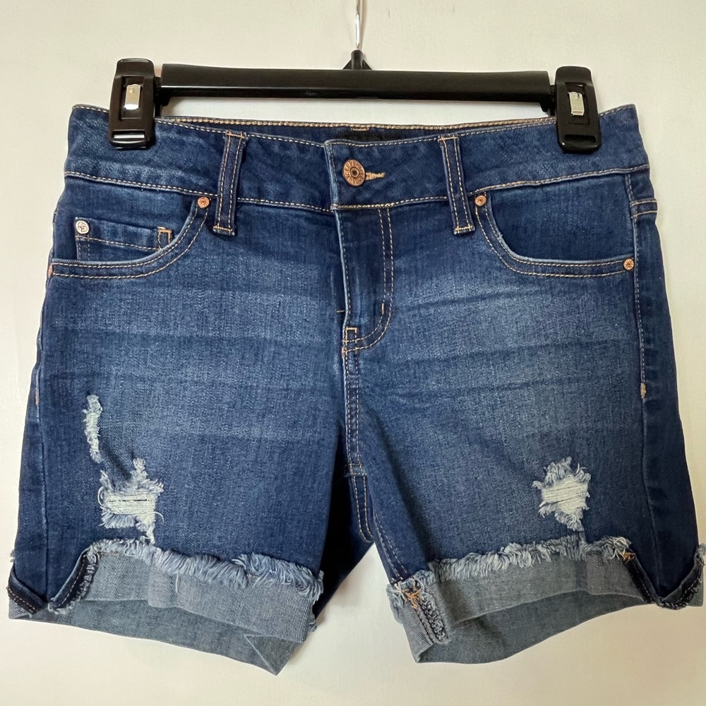 Celebrity Pink Junior Girl’s Denim Shorts Size 3/26 Cuffed Distressed Blue